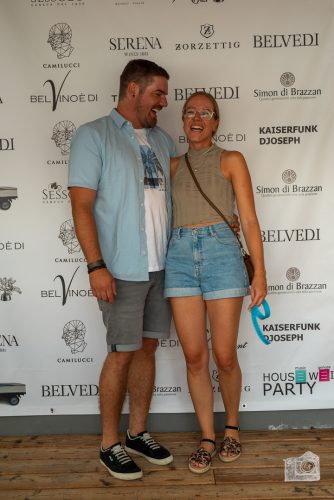 HouseWeinPartyV2-250